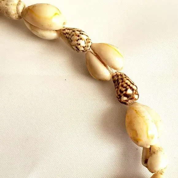 Vintage Hawaiian Cowrie & Mini Conch Sea Shell Necklace Natural Boho Beaded Lei - Picture 4 of 6